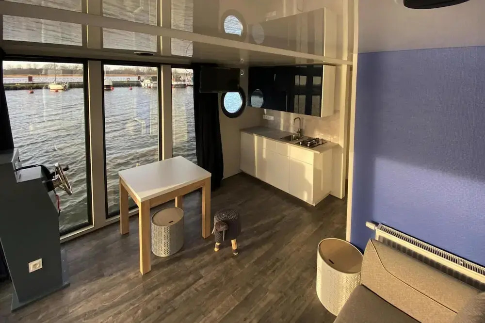 Hausboat Kamien Pomorski, 20 m2, for 3 Persons on the Water