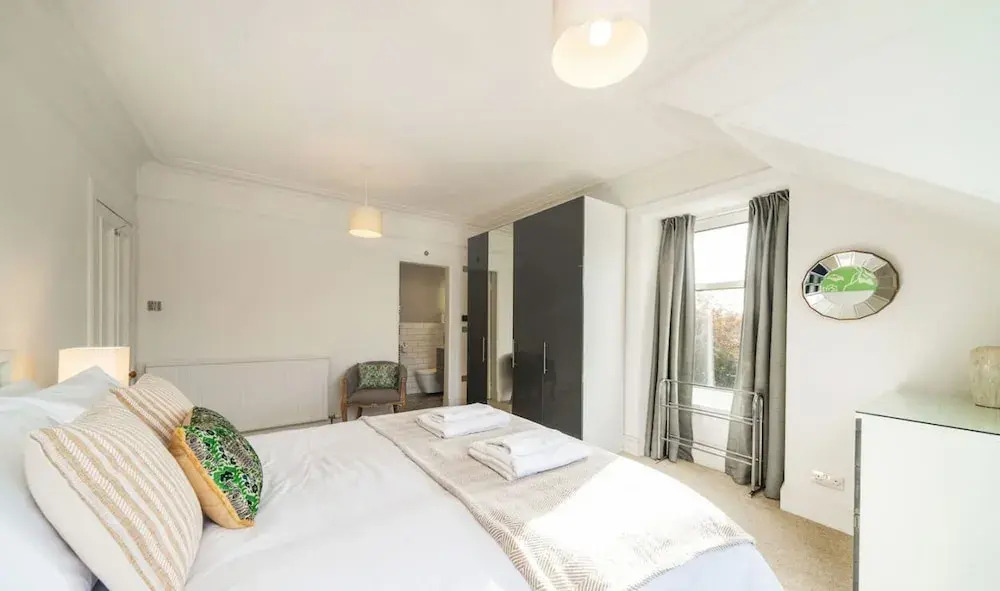 Sunnybrae House Seaside Family-friendly Getaway in Stonehaven With Hot Tub