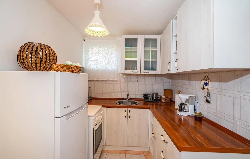 Stunning Apartment in Obrovac, Meka Draga With Wifi and 2 Bedrooms