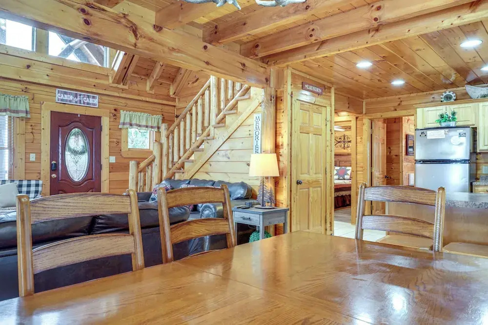 Family Haven w/ Hot Tub! 5 Mi to Dtwn Pigeon Forge