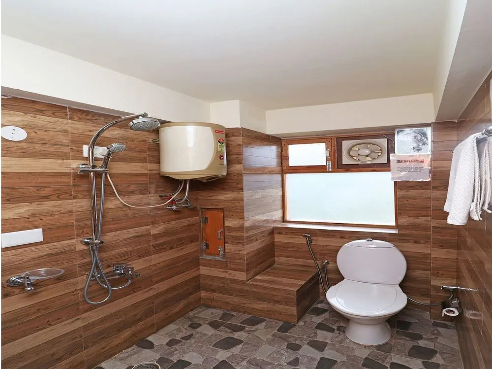 OYO 13715 Home Classic Villa Naggar Road