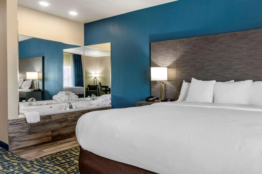 Comfort Inn & Suites Pauls Valley - City Lake