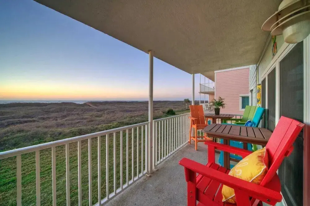 Sleeps 18, 2 Condos Beach Access, Pool, Views, Tennis + Pickleball Courts