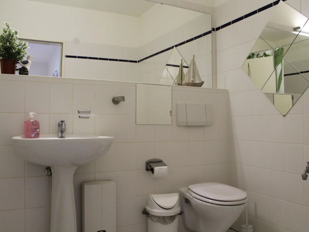 Spacious apartment in Boltenhagen near the beach
