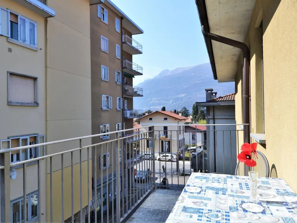 Apartment by Lake Como With Scenic Views