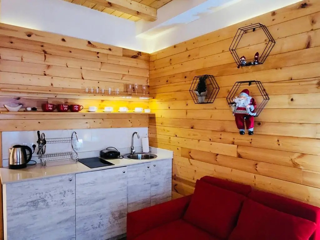 GUDAURI-SUITE-222