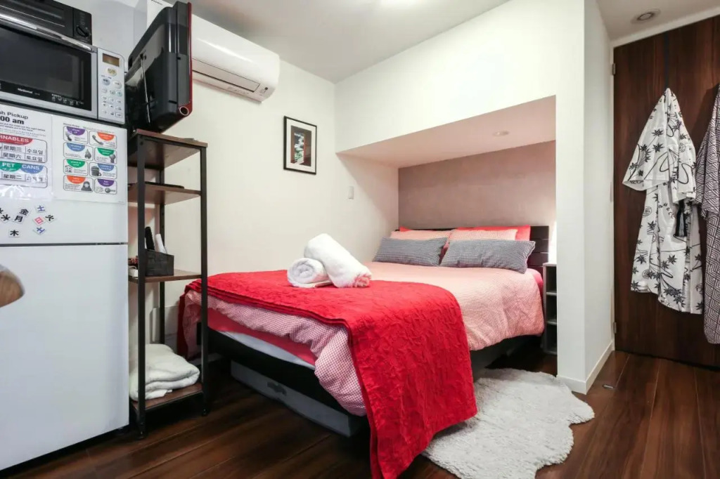 North Cottage Studio Apartment with private entrance