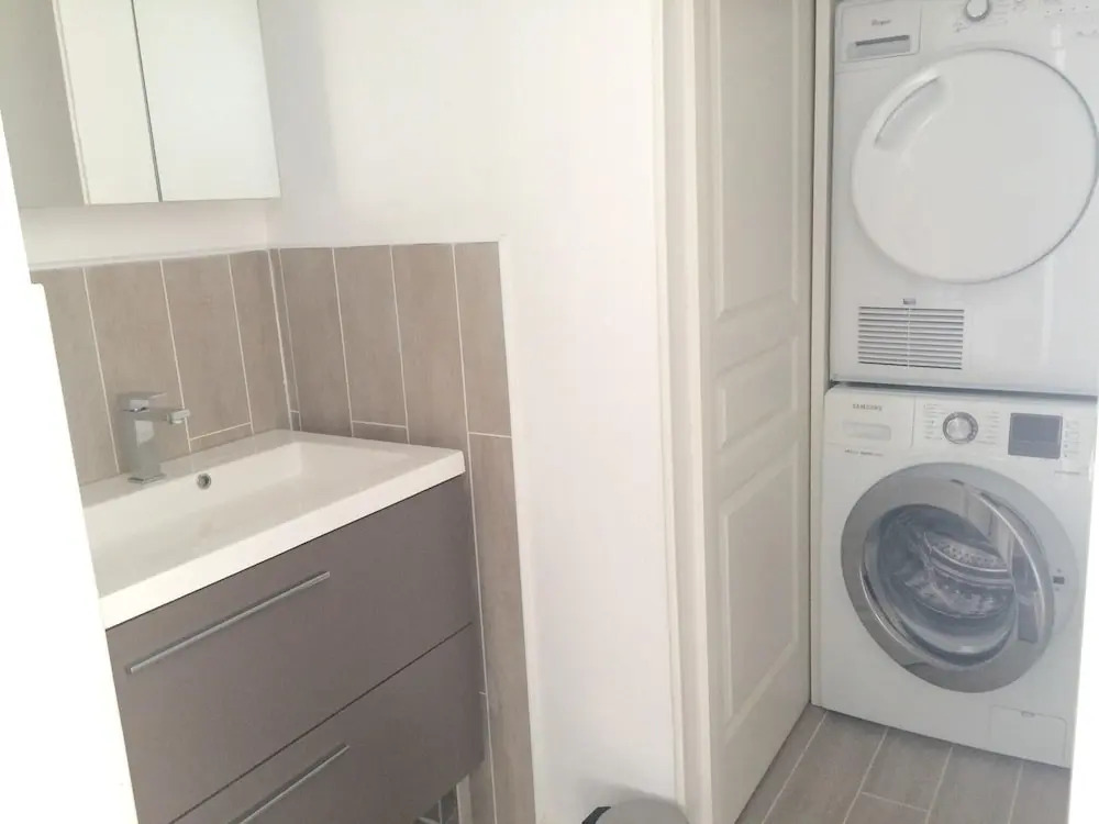 Apartment With one Bedroom in La Rochelle, With Wonderful City View, Furnished Balcony and Wifi - 3 km From the Beach