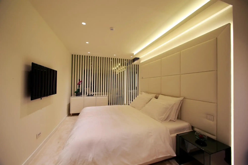 Hotel 9