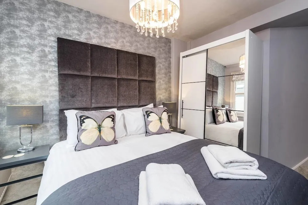 Beautiful 2 BED Apartment - Centre of Chelsea