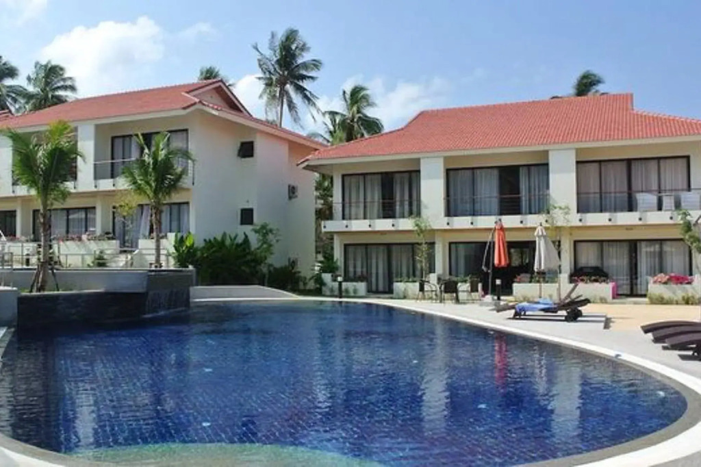 8 BR Quadruple Houses Choeng Mon Beach