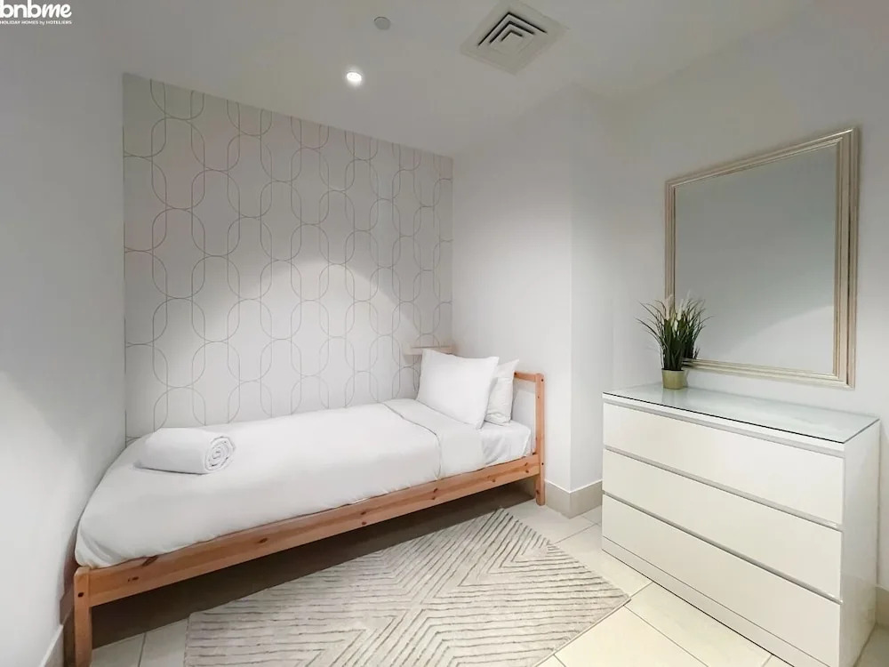 Lux 2B in Oldtown in of DT by Bnbme Homes