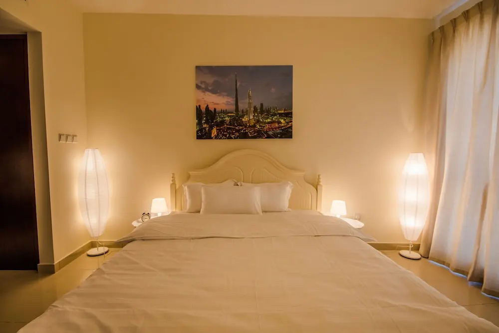 Private Room in Luxury Burj Vista Apartment with Burj Khalifa View