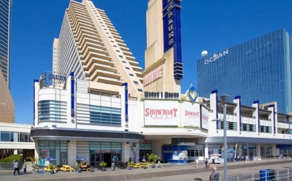 TWO Separate Stylish Cozysuites on the Boardwalk