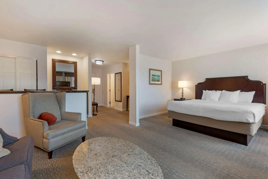 Best Western PLUS Vineyard Inn and Suites