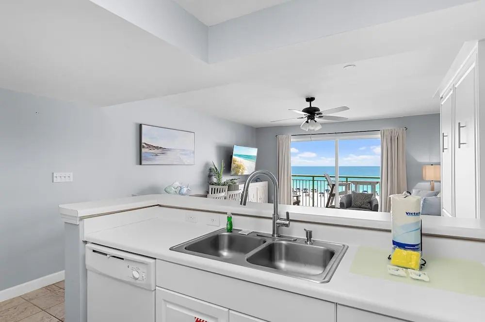 Pelican Isle 317