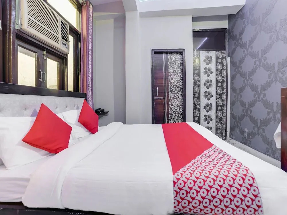 OYO 27043 Kanak Residency