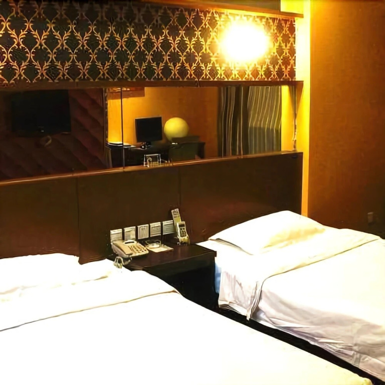 Ningmeng Shuijing Hotel
