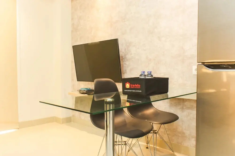 Modern And Spacious Studio Apartment At Mustika Golf Residence