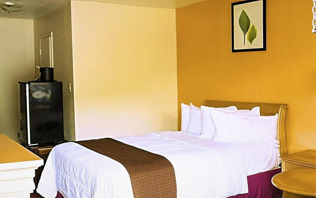 Twi-Lite Inn