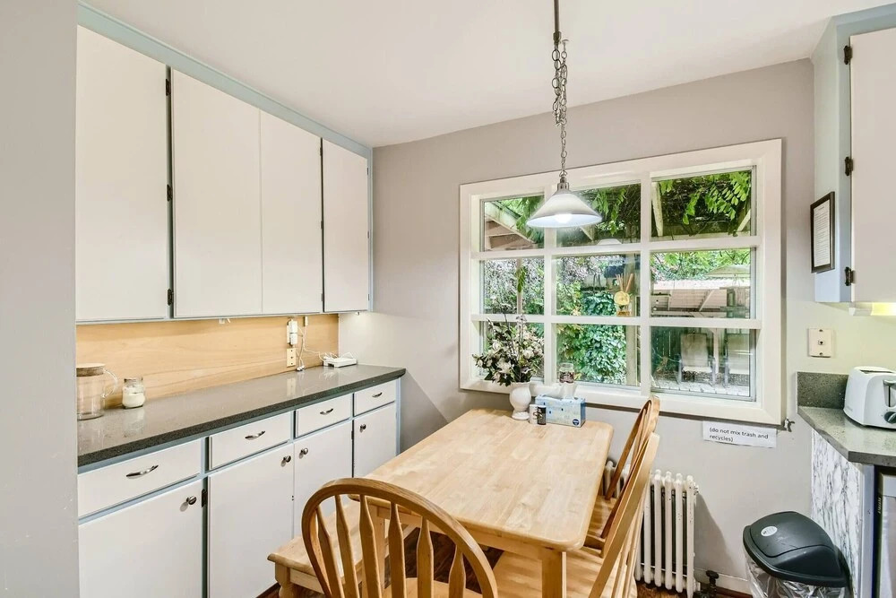 Charming Single Level 4 Bedrooms Gresham Home Near Pdx, Edgefield and Mt Hood