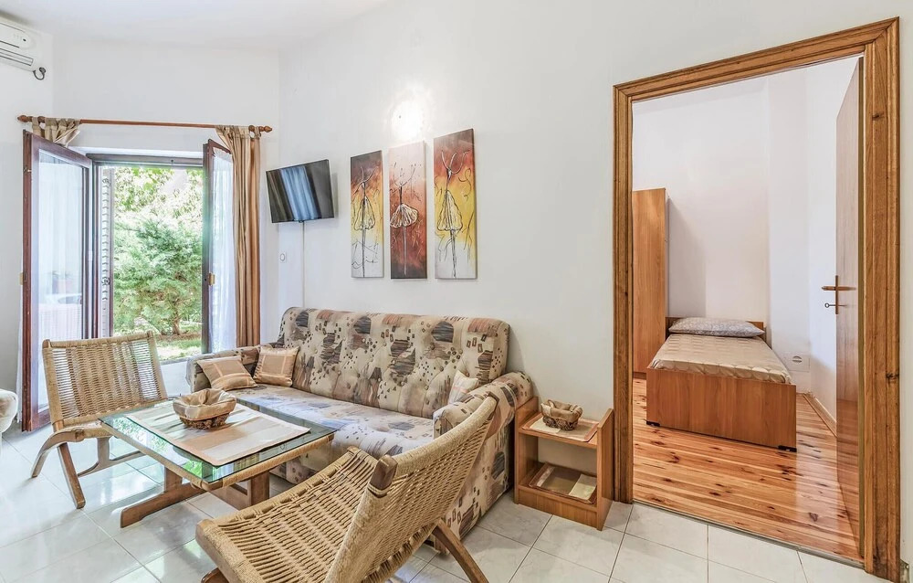 Amazing Apartment in Vinkuran With Wifi and 1 Bedrooms