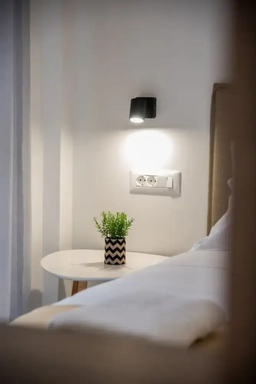 Minimal Chic Retreat Suite