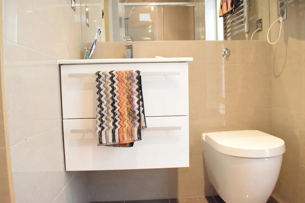 Modern 2 Bedroom Home in Chelsea