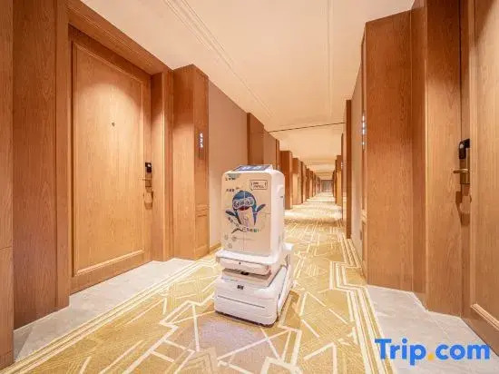 Vienna Hotel (Zhengzhou East High-Speed Rail Station East Square Putian West Subway Station)