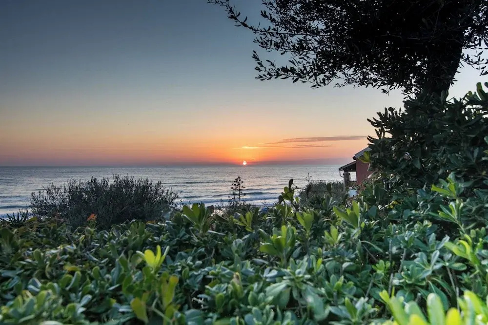 Glyfada Glow Suites by CorfuEscapes