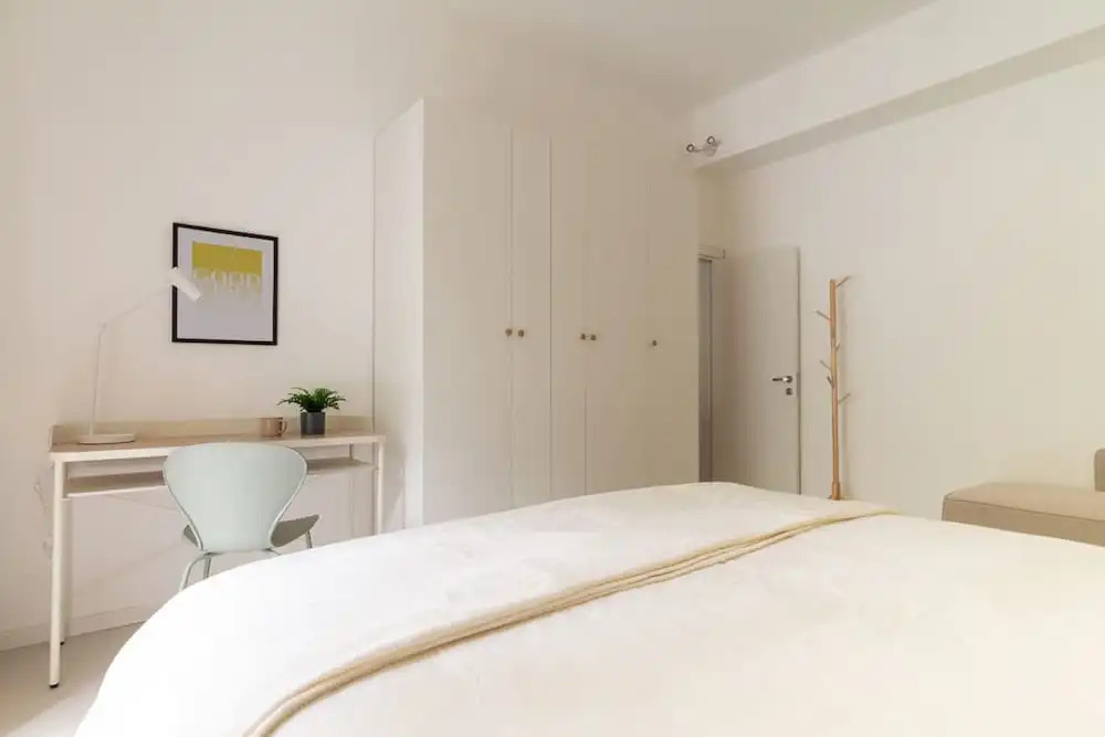 w Elegant 3BR Near Milan Center