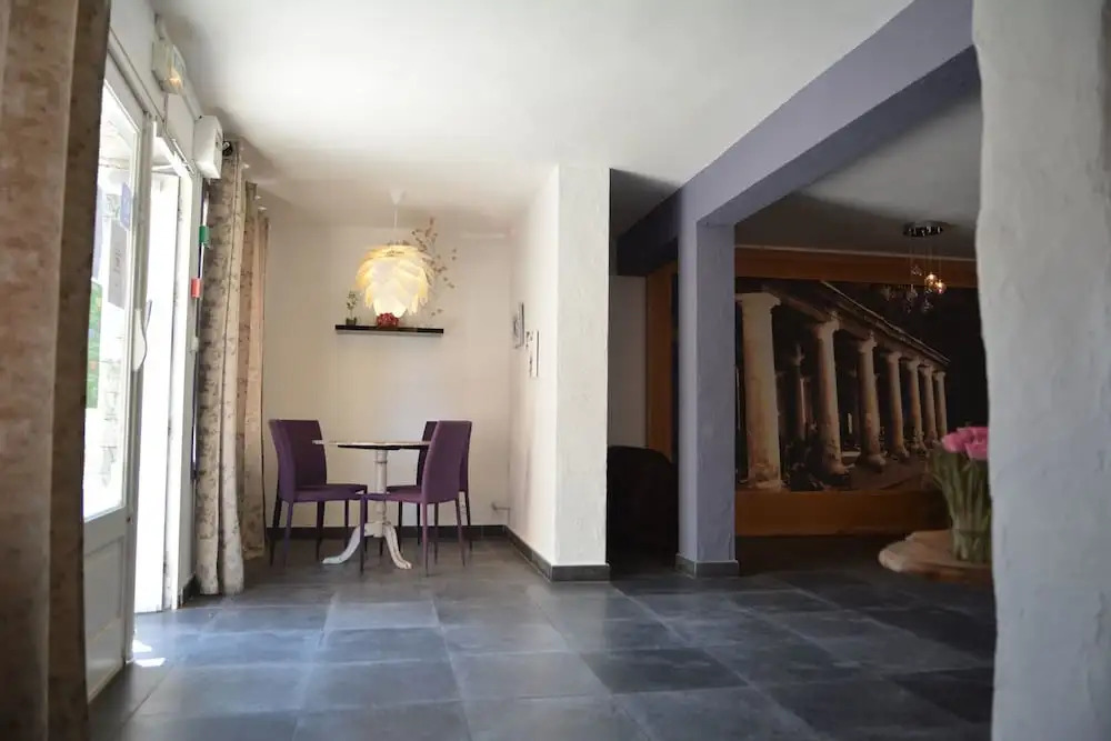 Hôtel le Grillon