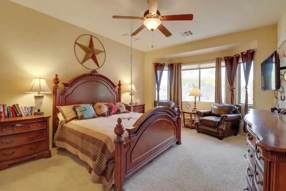 Private Pool + Resort Perks: Phoenix Golf Getaway