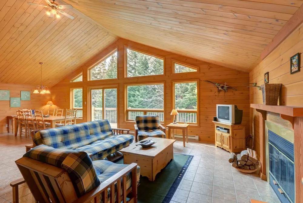 Chalet Squirrel