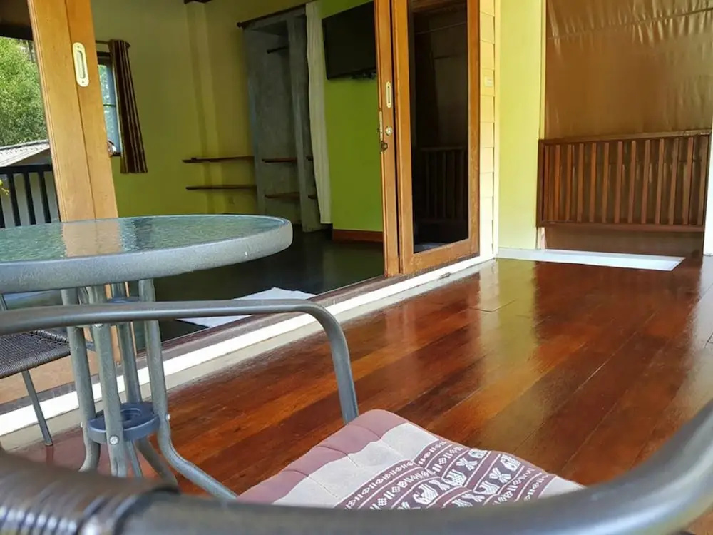 Baan Hinlad Home and Hostel