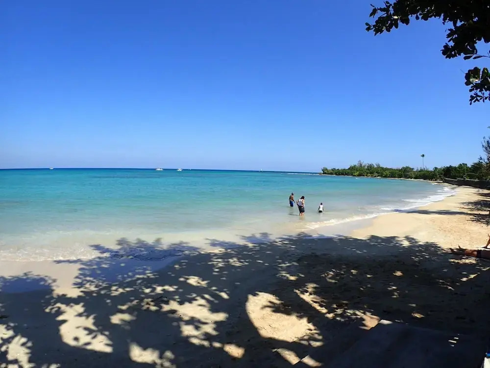 Siesta - Runaway Bay 5BR