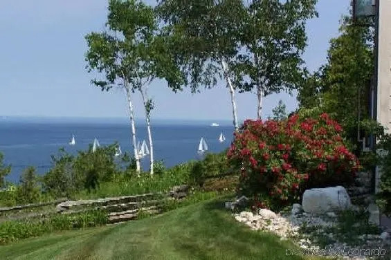 Bay Point Inn