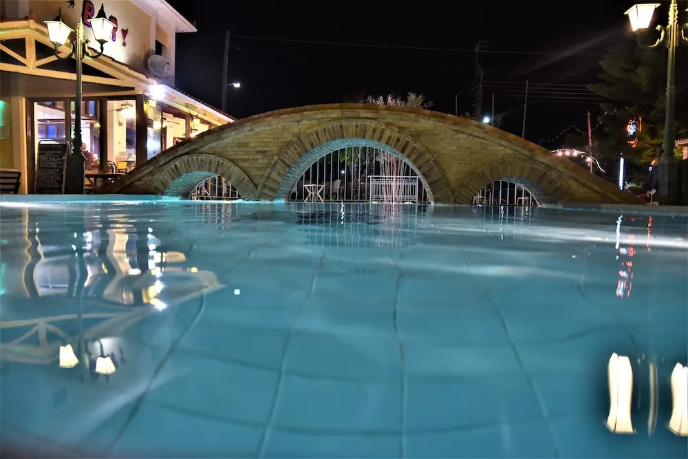 Elpida Hotel