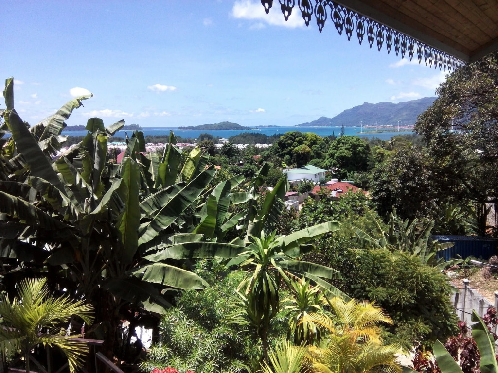 CHEZ LORNA 3 nights or plus
