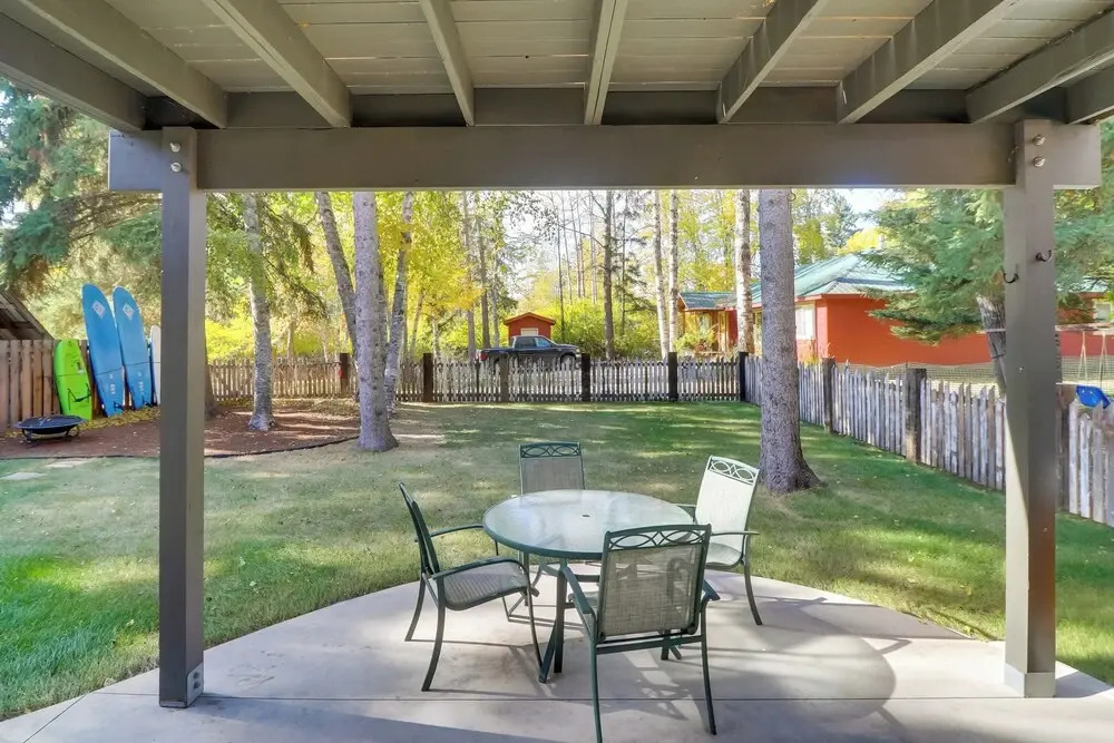 5 Mi to Whitefish Resort: Getaway w/ Shared Patio