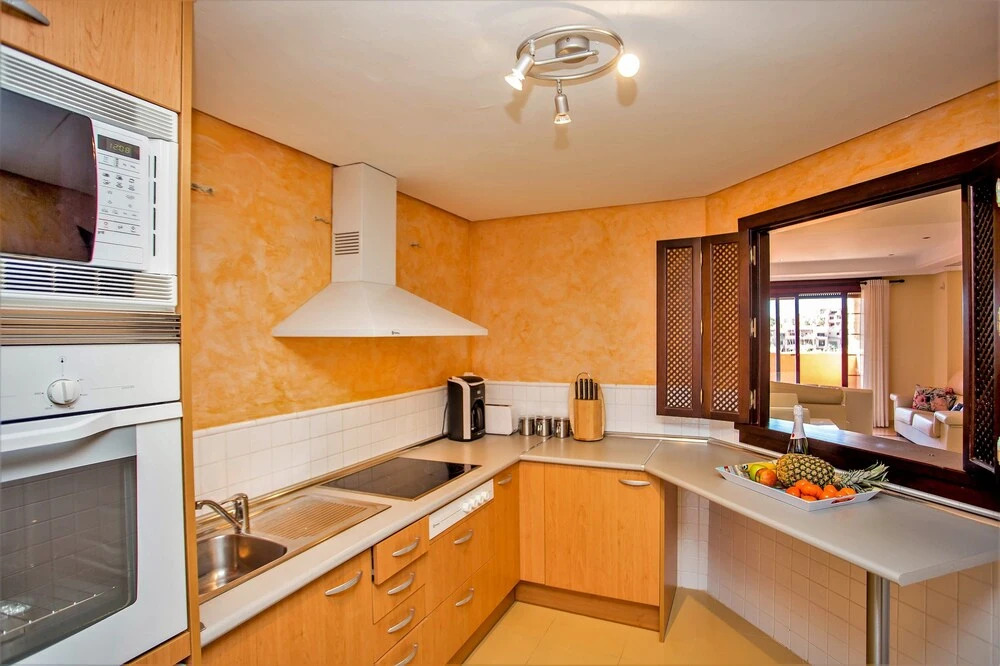 2 Bed Apartment with Mountain and Sea Views VDS33