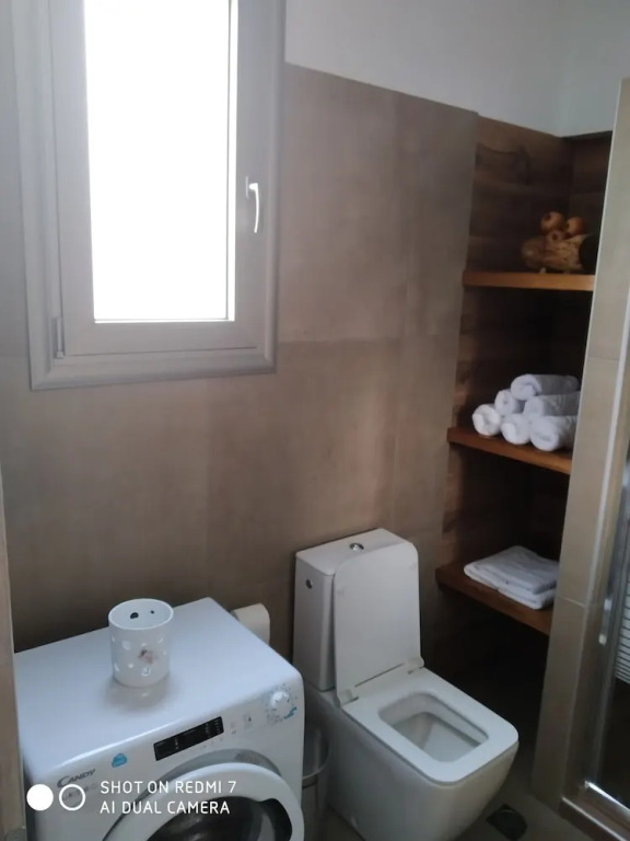 Fotakis Home - Comfortable Newbuilt 2 Bedroom Home, 20 Meters from the Sea