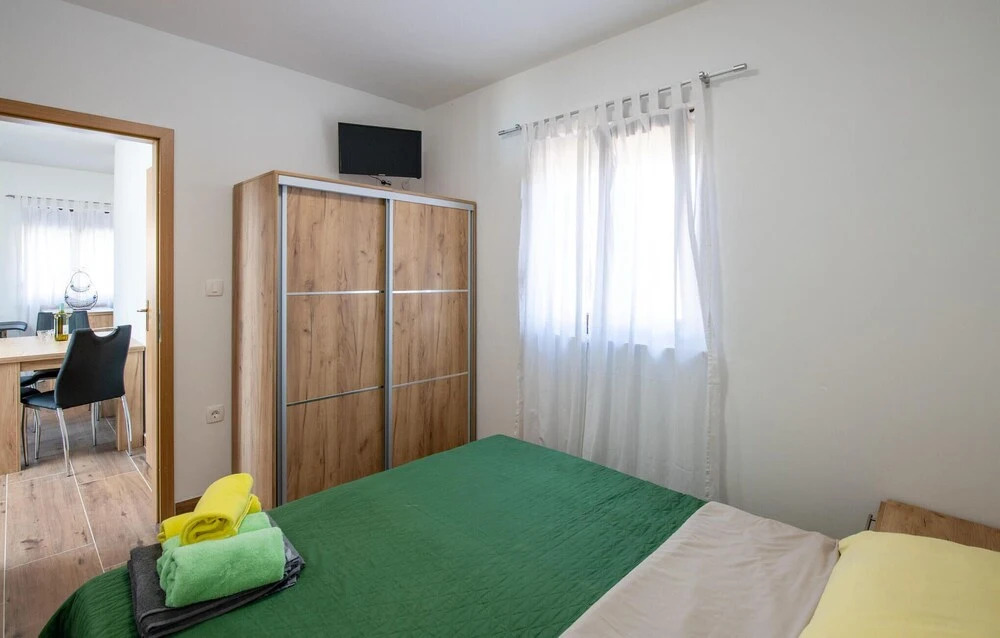Awesome Home In Nedescina