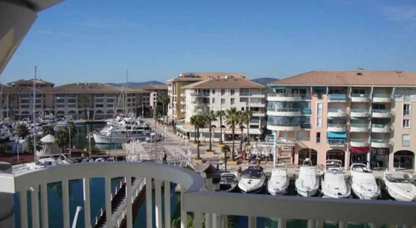 80PA141 Port Fréjus