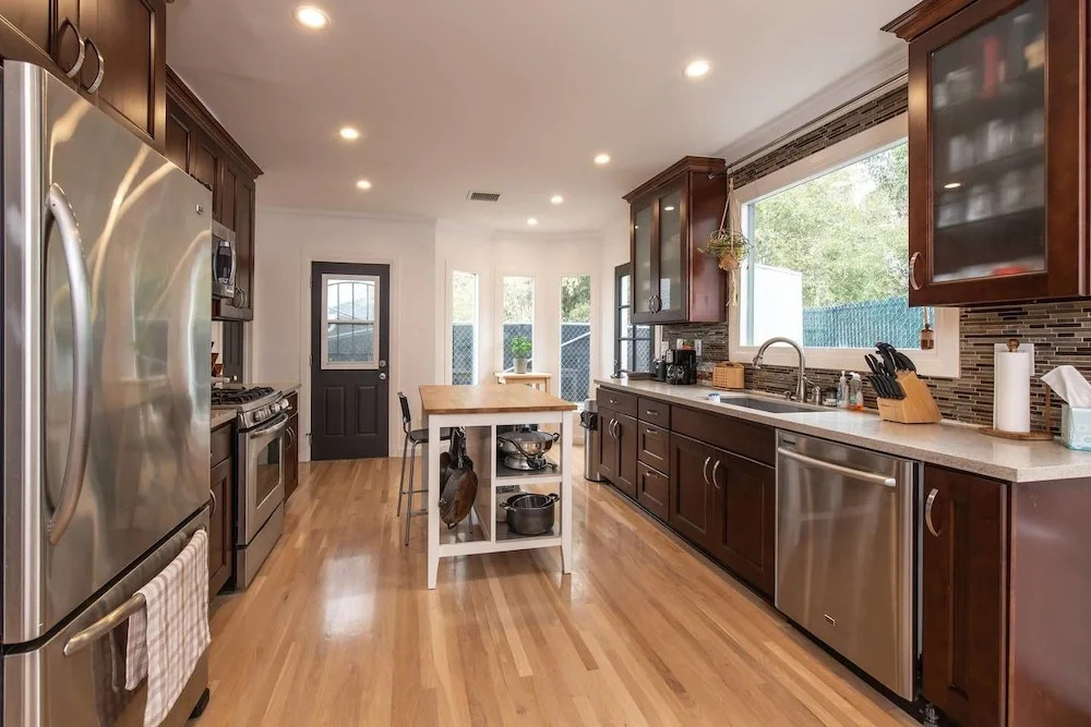 Bright and Spacious 2bdr With Stunning Views