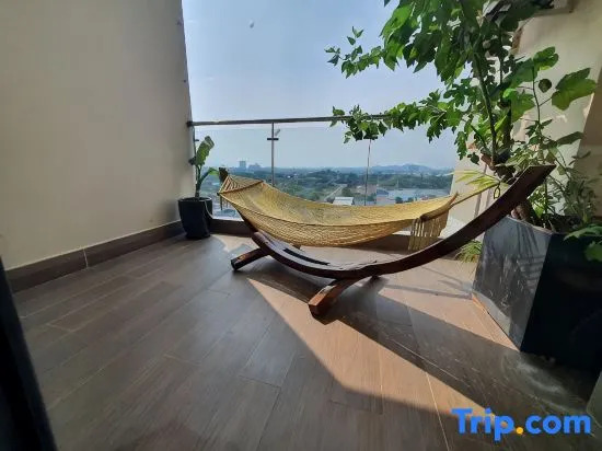 Penthouse 300m2 Sea View w Beach nearby