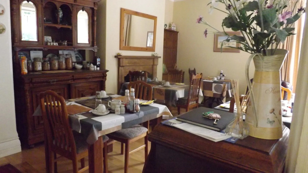 Cedar House B&B
