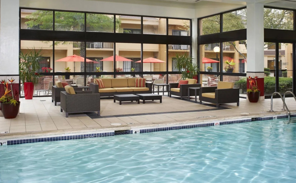 Courtyard by Marriott Chicago Naperville