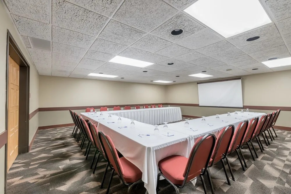 Baymont Inn & Suites Fargo