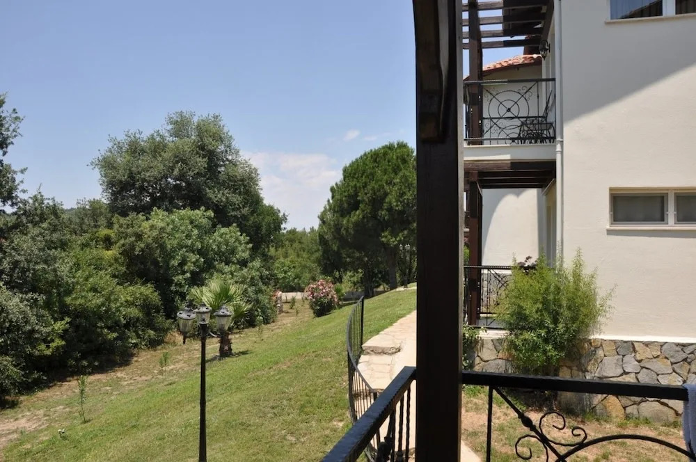 Begonvilla Apart D2 by Angel Rentals